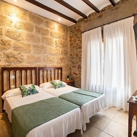 Hostal Tres Molins Jesus Pobre Extérieur photo