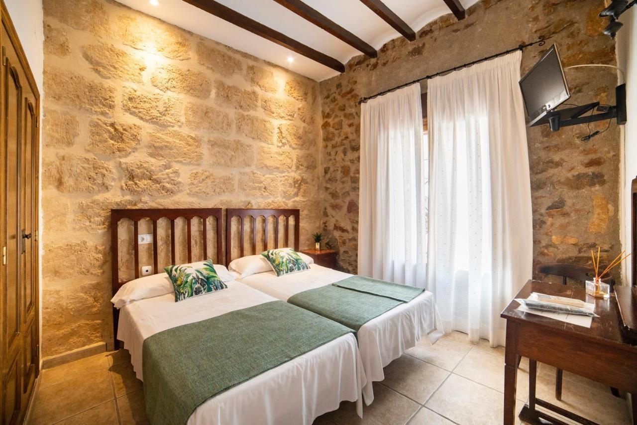 Hostal Tres Molins Jesus Pobre Extérieur photo