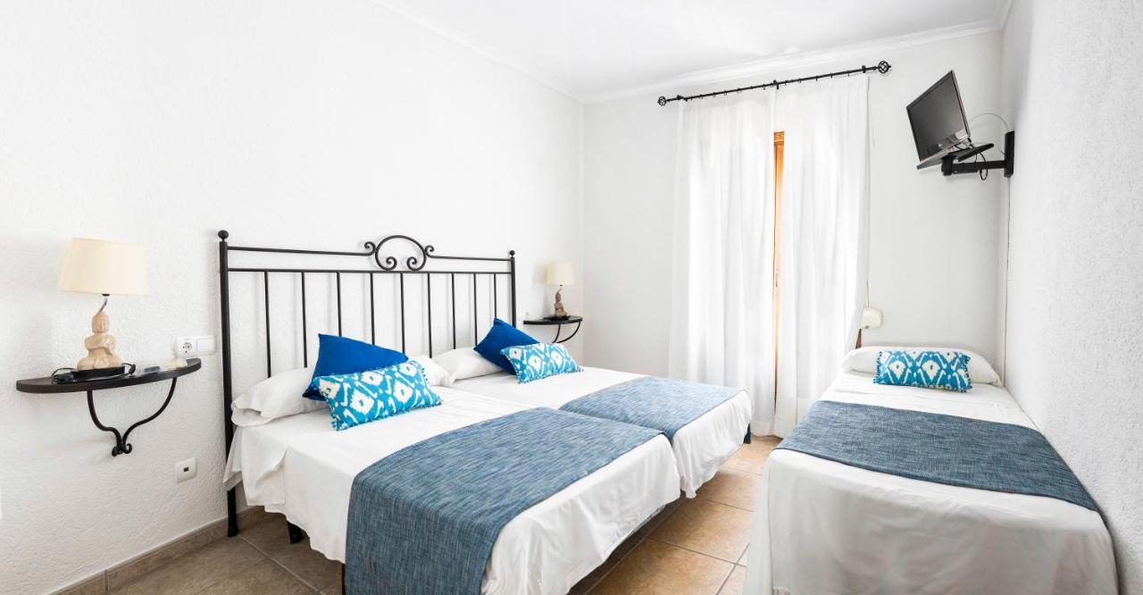 Hostal Tres Molins Jesus Pobre Extérieur photo