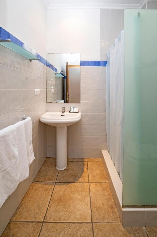 Hostal Tres Molins Jesus Pobre Extérieur photo