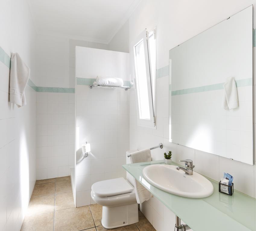 Hostal Tres Molins Jesus Pobre Extérieur photo